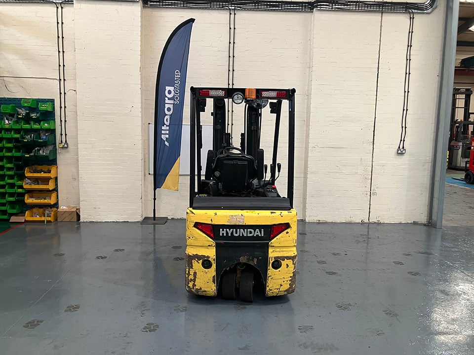 Hyundai 25L-7A Electric Counterbalance