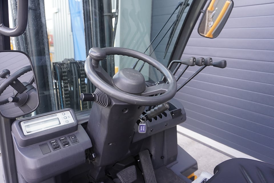 2021 TCM UG1D2A32LH LPG Counterbalance